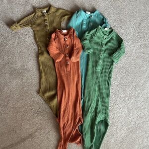 Set of 4 Kate Quinn ribbed gowns